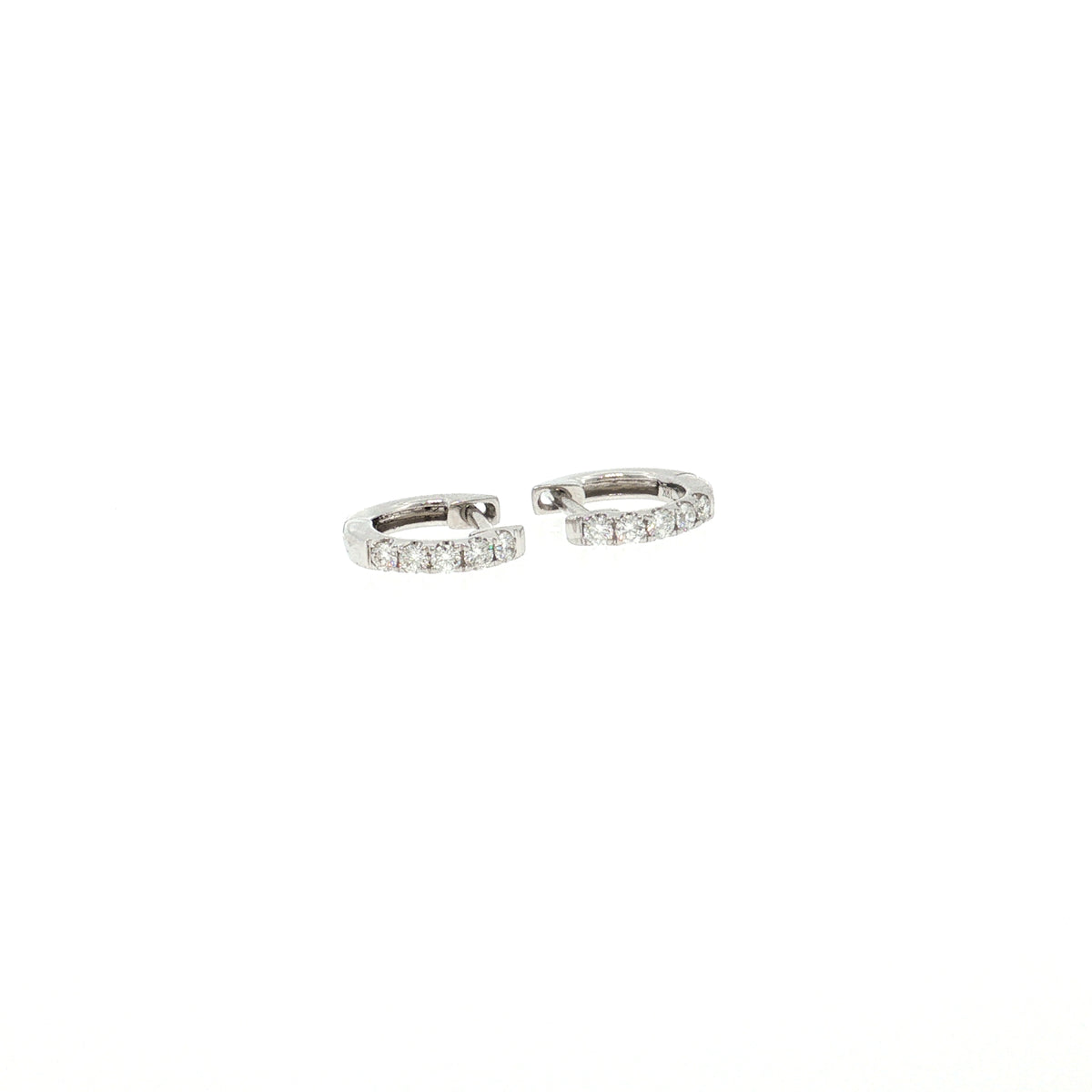Sophie close-fitting natural diamond sleeper huggies, 10 round brilliant diamonds in 18k white gold – photograph 2
